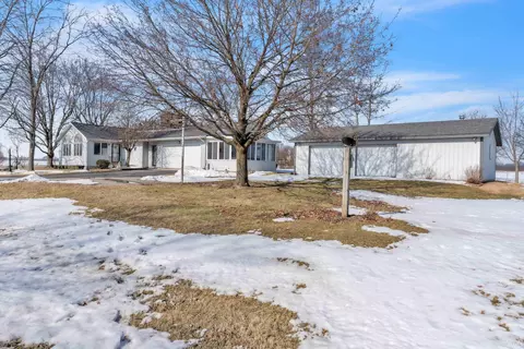 10261 E 100s Rd, Avilla, IN 46710