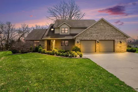 57120 Bluff Crest Dr, Elkhart, IN 46516