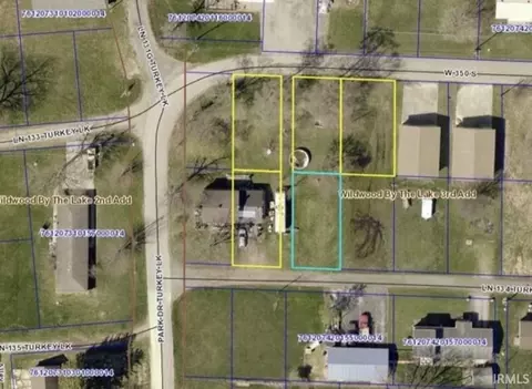 15 Lane 134 Turkey Lake Ln #28, Lagrange, IN 46761