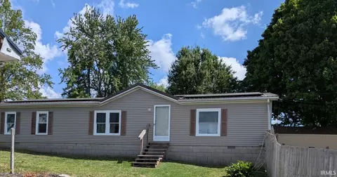 103 E Walnut St, Petersburg, IN 47567