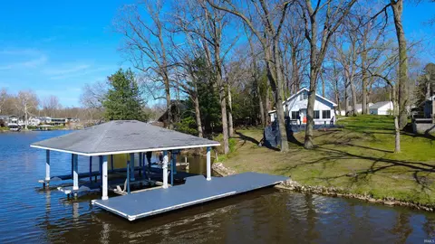 3484 N Shore Acres Ct, Monticello, IN 47960