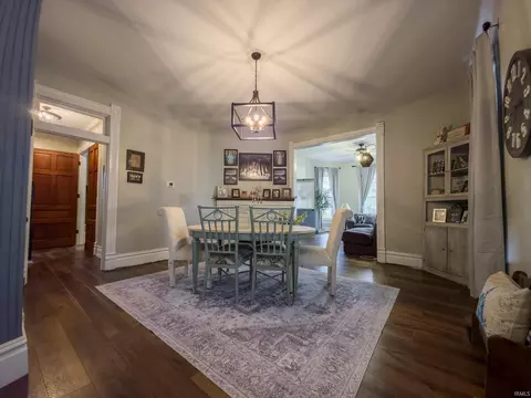 Dining - 410 E 9th St, Mount Carmel, IL 62863 photo 2 of 2