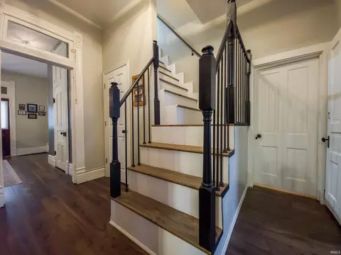 Entry Way - 410 E 9th St, Mount Carmel, IL 62863 photo 1 of 1