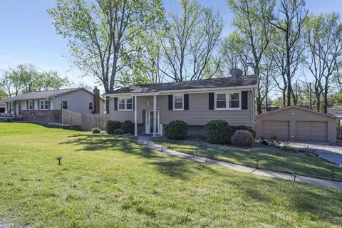 7433 Acorn Dr, Newburgh, IN 47630