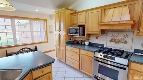 Kitchen - 669 E 300 N, Jasper, IN 47546 photo 3 of 3
