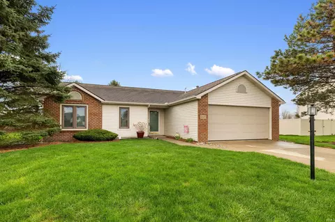 207 Peggy Ln, Avilla, IN 46710
