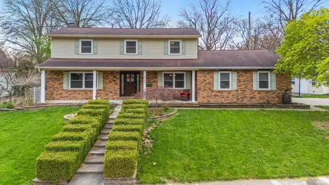 2716 Roscommon Dr, Fort Wayne, IN 46805