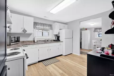 Kitchen - 1215 W Warren St, Mitchell, IN 47446 photo 1 of 2