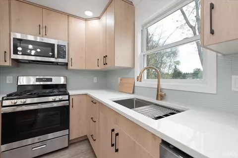 Kitchen - 2627 E Dekist St, Bloomington, IN 47408 photo 5 of 5