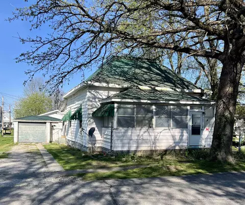245 S Franklin St, Orleans, IN 47452