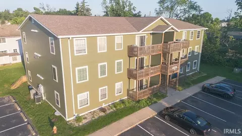 3230 E John Hinkle Pl #D, Bloomington, IN 47408