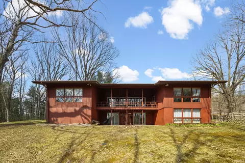 1050 Windwood Ln, West Lafayette, IN 47906