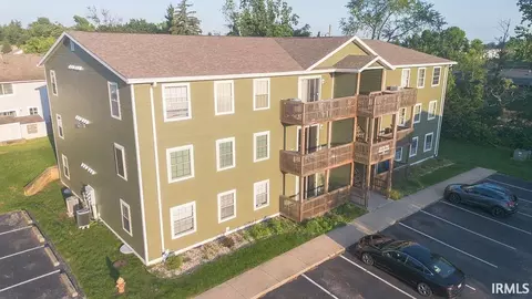 3230 E John Hinkle Pl, Bloomington, IN 47408