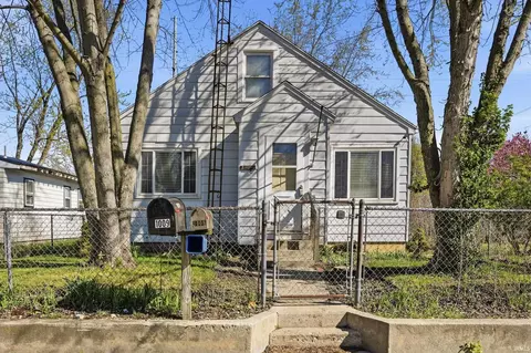1008 W 16th St, Muncie, IN 47302
