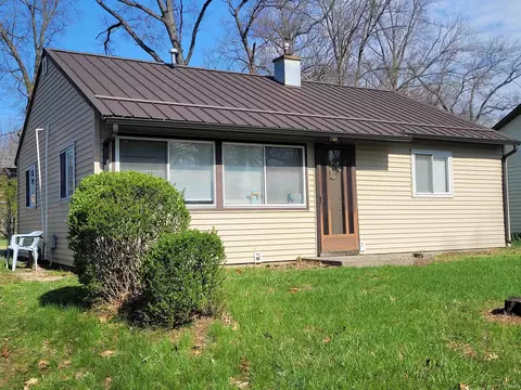 1718 Babcock Dr, Fort Wayne, IN 46819