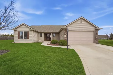 1672 Sunpointe Cv, New Haven, IN 46774
