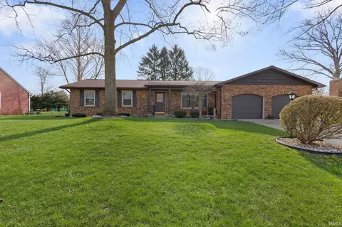 51732 Old Mill Rd, South Bend, IN 46637