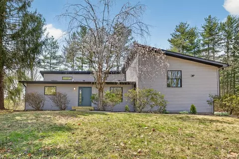 4620 S Woodbine Dr, Bloomington, IN 47403