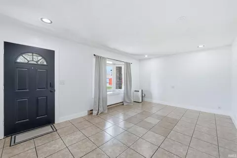Entry Way - 2569 W 645 N, Delphi, IN 46923 photo 1 of 3