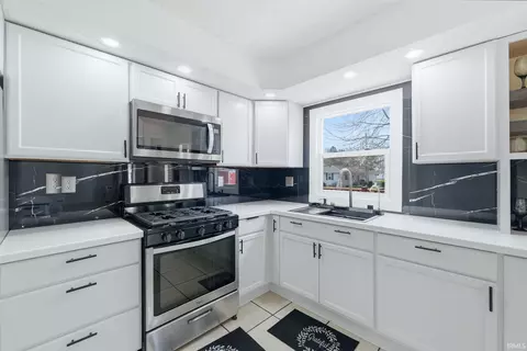 Kitchen - 2569 W 645 N, Delphi, IN 46923 photo 1 of 5
