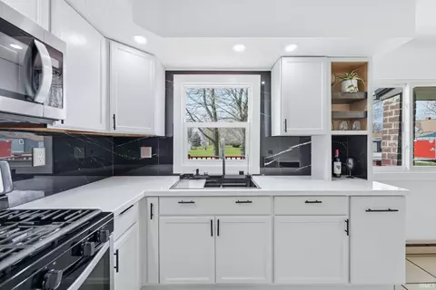 Kitchen - 2569 W 645 N, Delphi, IN 46923 photo 3 of 5
