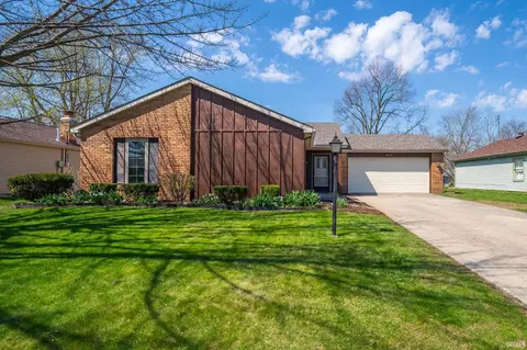 4619 Rose Hill Ln, Fort Wayne, IN 46835