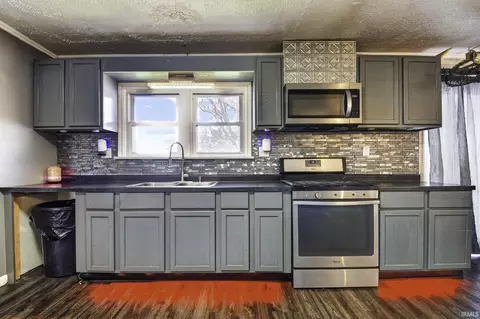 Kitchen - 817 E Main St, Greentown, IN 46936 photo 3 of 3