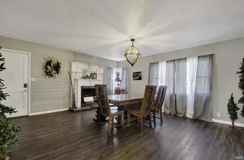 Dining - 817 E Main St, Greentown, IN 46936 photo 1 of 2