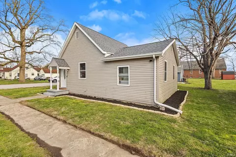 801 E 4th St, Fowler, IN 47944 photo 3