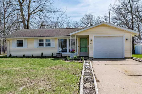 3234 Varsity Ln, Fort Wayne, IN 46805