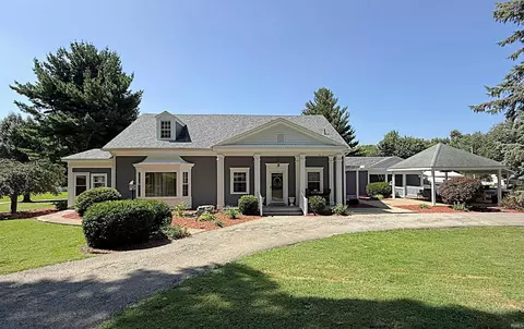 4 Apraw Rd, Washington, IN 47501