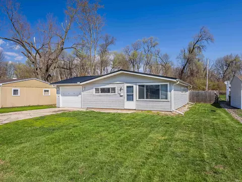 2606 Cle Elum Dr, Fort Wayne, IN 46809