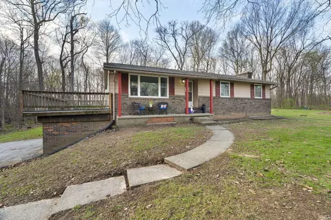 8277 Timber Ln, Lafayette, IN 47905