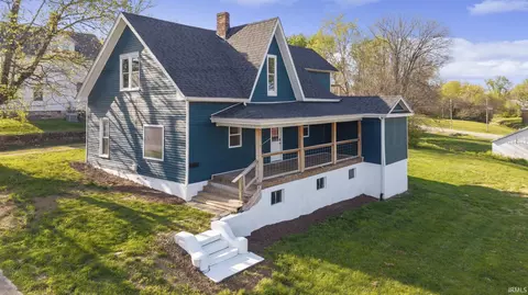 303 W Market St, Salem, IN 47167