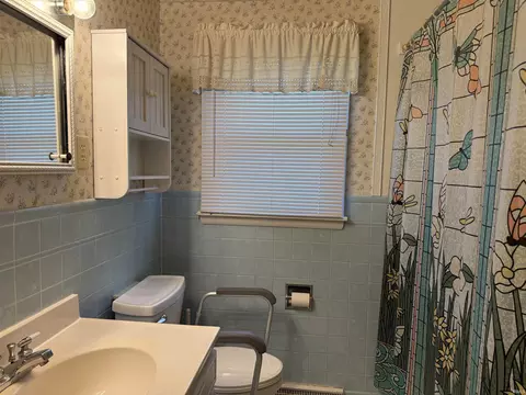 Bath - 404 W 10th St, Oolitic, IN 47451 photo 1 of 2