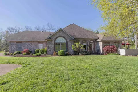8131 Wolf Creek Ct, Evansville, IN 47712