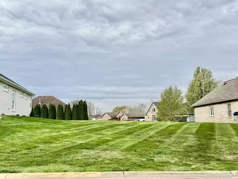 1813 Hunters Cove Cir, Kokomo, IN 46902