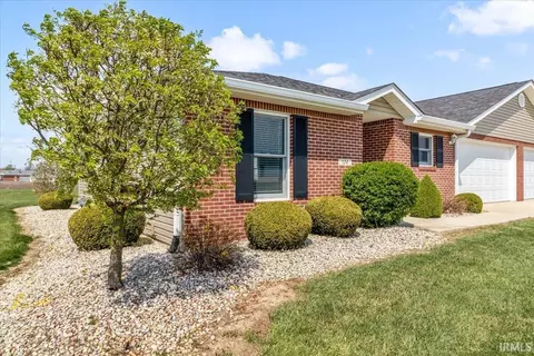 124 Sunset Dr, Winchester, IN 47394
