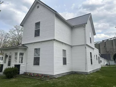 208 E 6 St, Fowler, IN 47944