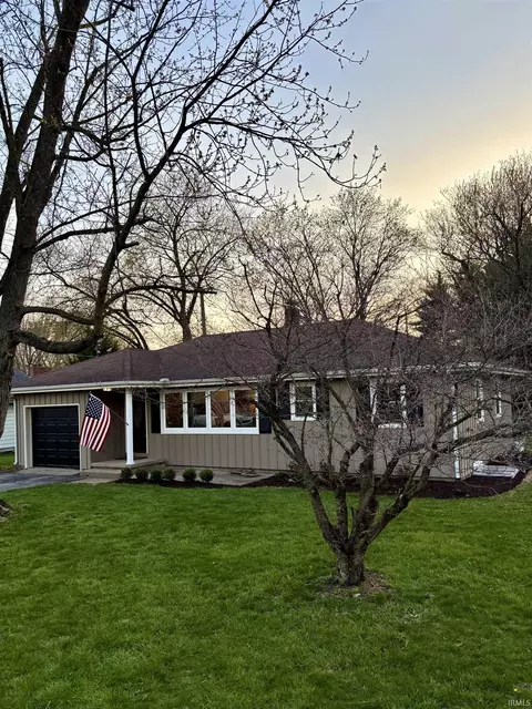 104 Mohawk Dr, Flora, IN 46929