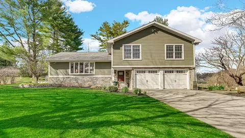 23 Fleet Pkwy, Culver, IN 46511