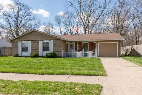 4915 Selkirk Dr, South Bend, IN 46614