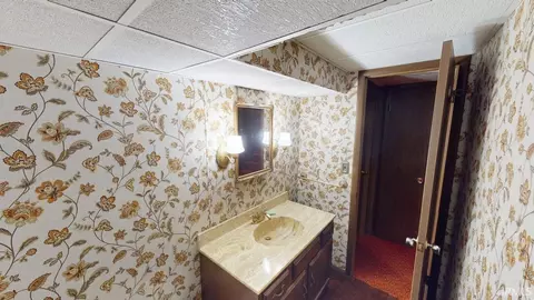 Bath - 1633 E 3rd Ave, Jasper, IN 47546 photo 3 of 3