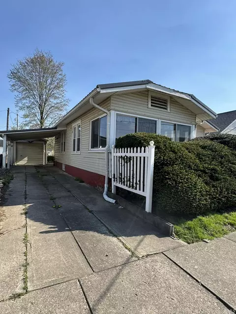 1411 N 12th St, Vincennes, IN 47591