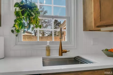 Kitchen - 4100 E Morningside Dr, Bloomington, IN 47408 photo 3 of 3