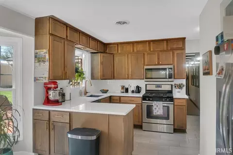 Kitchen - 4100 E Morningside Dr, Bloomington, IN 47408 photo 2 of 3