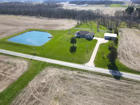 4239 S Kinsey Rd, Warsaw, IN 46580