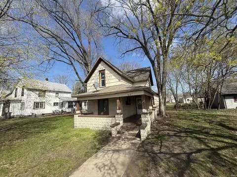 810 W Wolf Ave, Elkhart, IN 46516