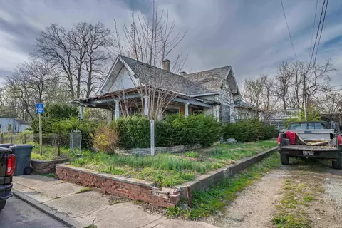 118 W 16th St, Anderson, IN 46016