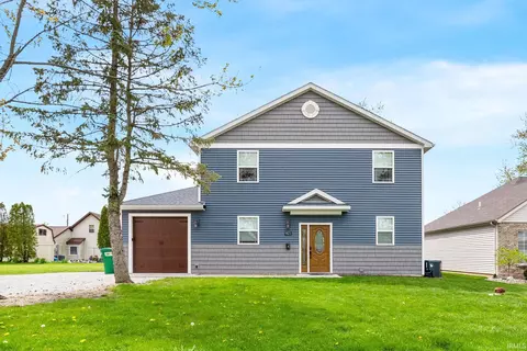 9821 N Marine Key Dr, Syracuse, IN 46567